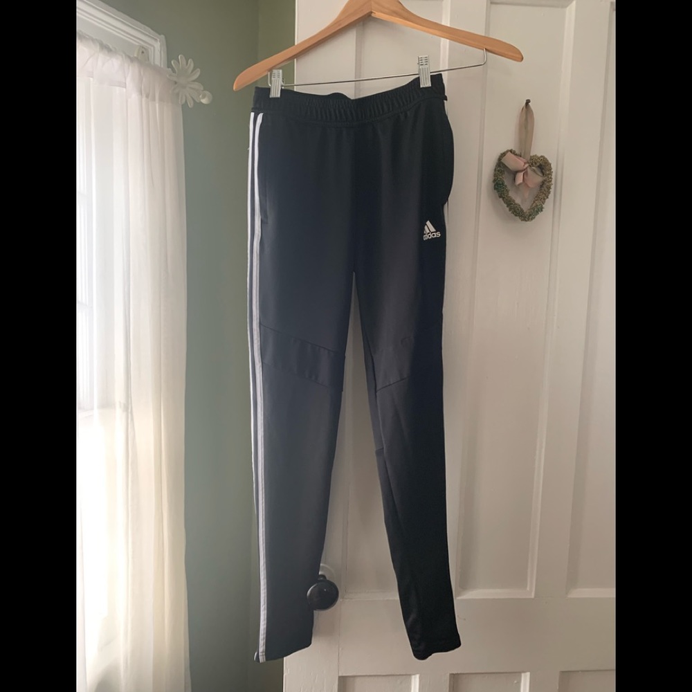 Men’s Adidas tapered pants